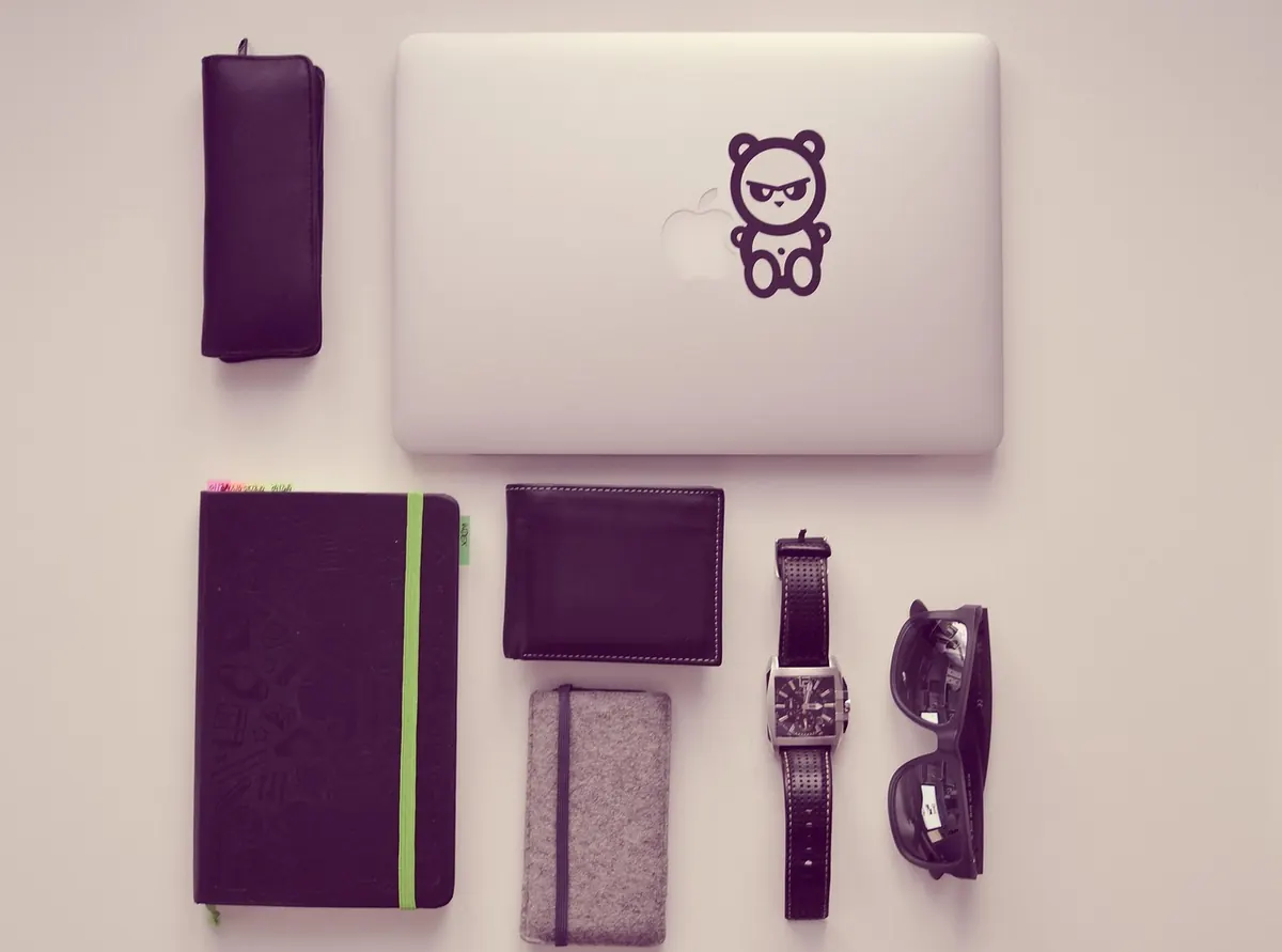 The Ultimate Desk Accessories Checklist for New Home Workers